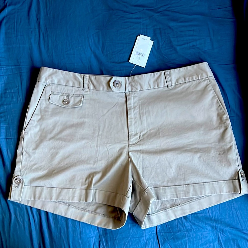Brand new womens shorts from Banana Republic- size 14